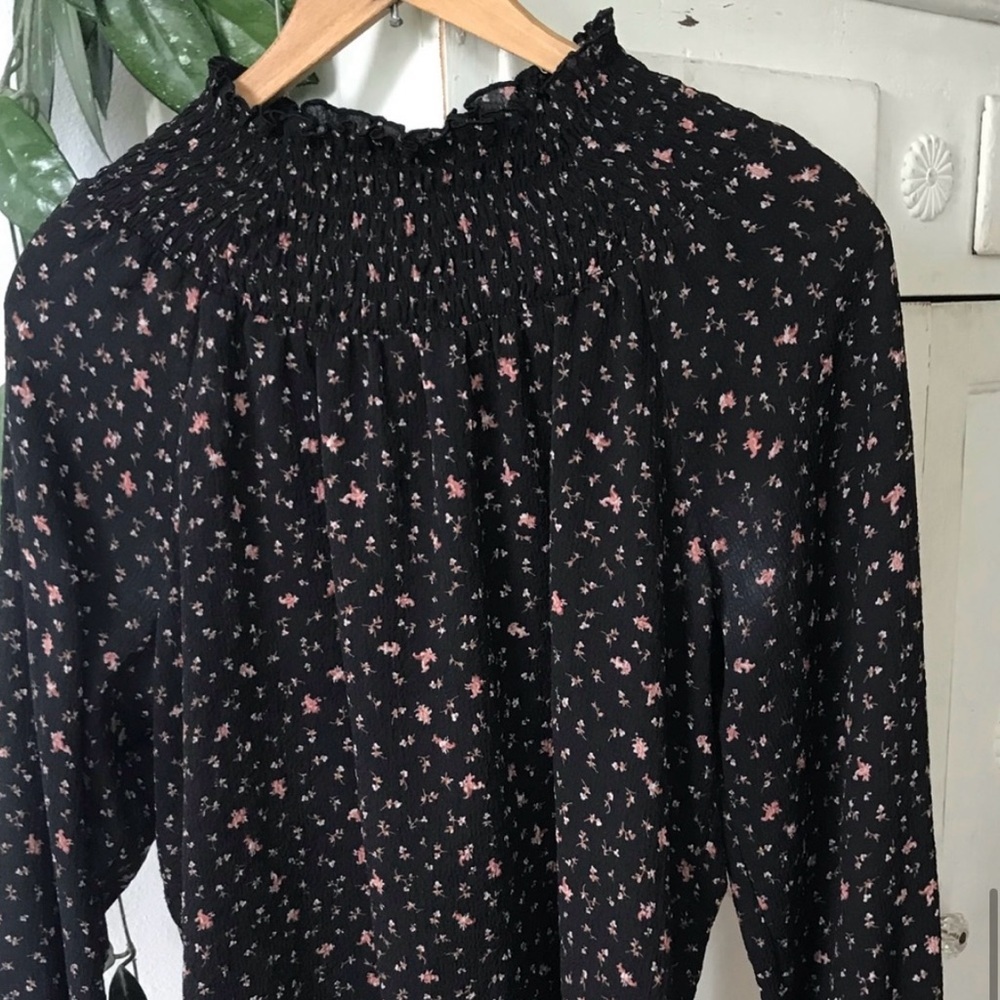 Madewell | Women’s black floral smocked mock neck/sleeve hem shirt size L - Picture 8 of 16